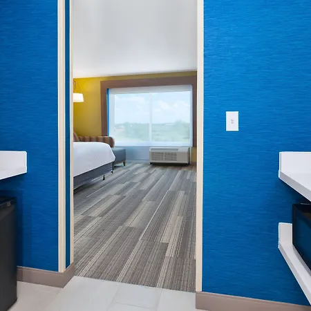 Holiday Inn Express & Suites - Grand Rapids Airport - South By Ihg Exterior photo