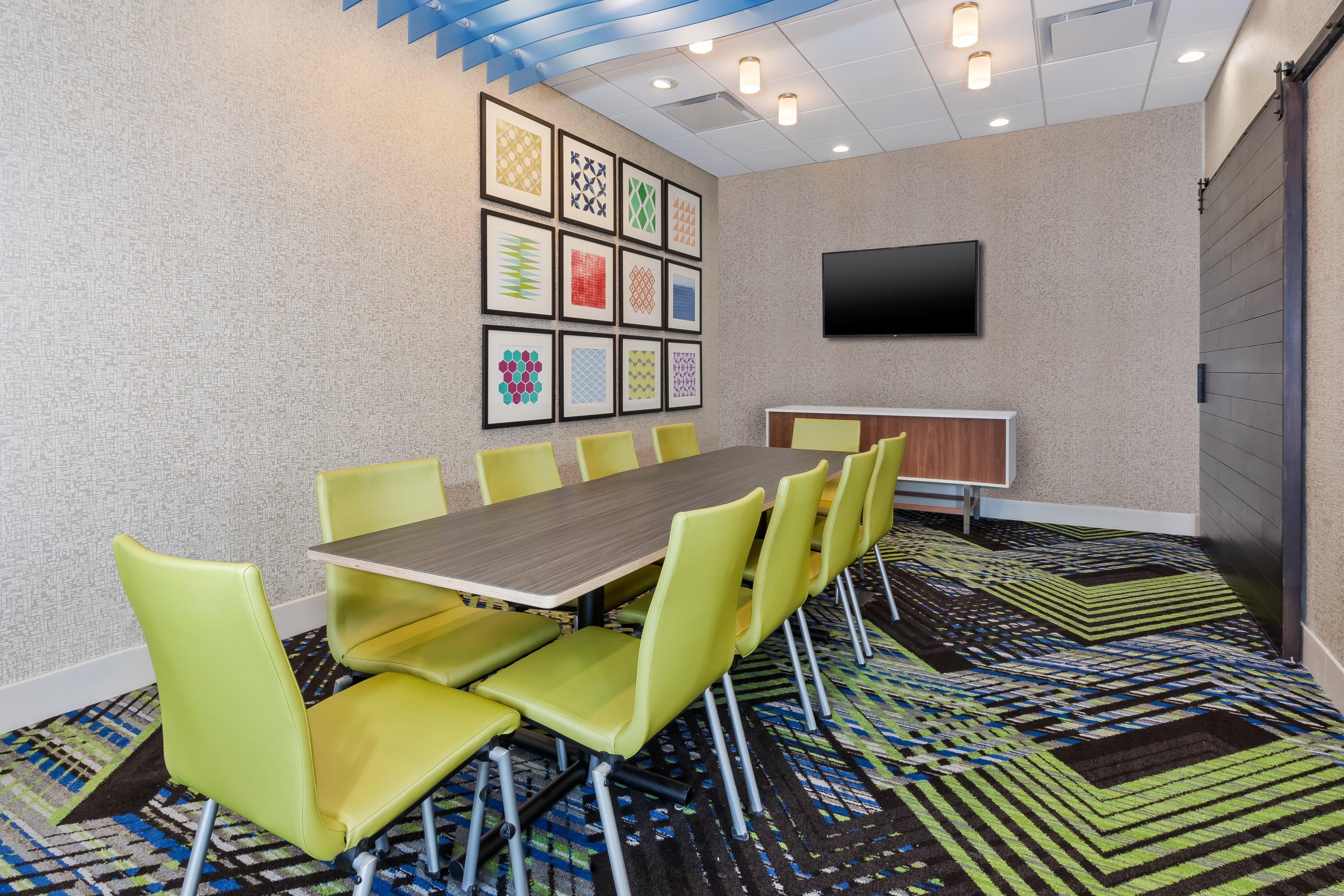 Express & - Airport - South By Ihg Hotel Cascade