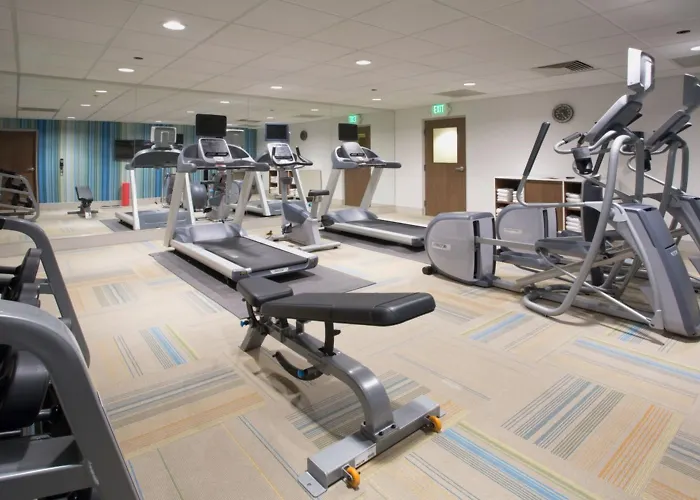 Holiday Inn Express & Suites - Grand Rapids Airport - South By Ihg