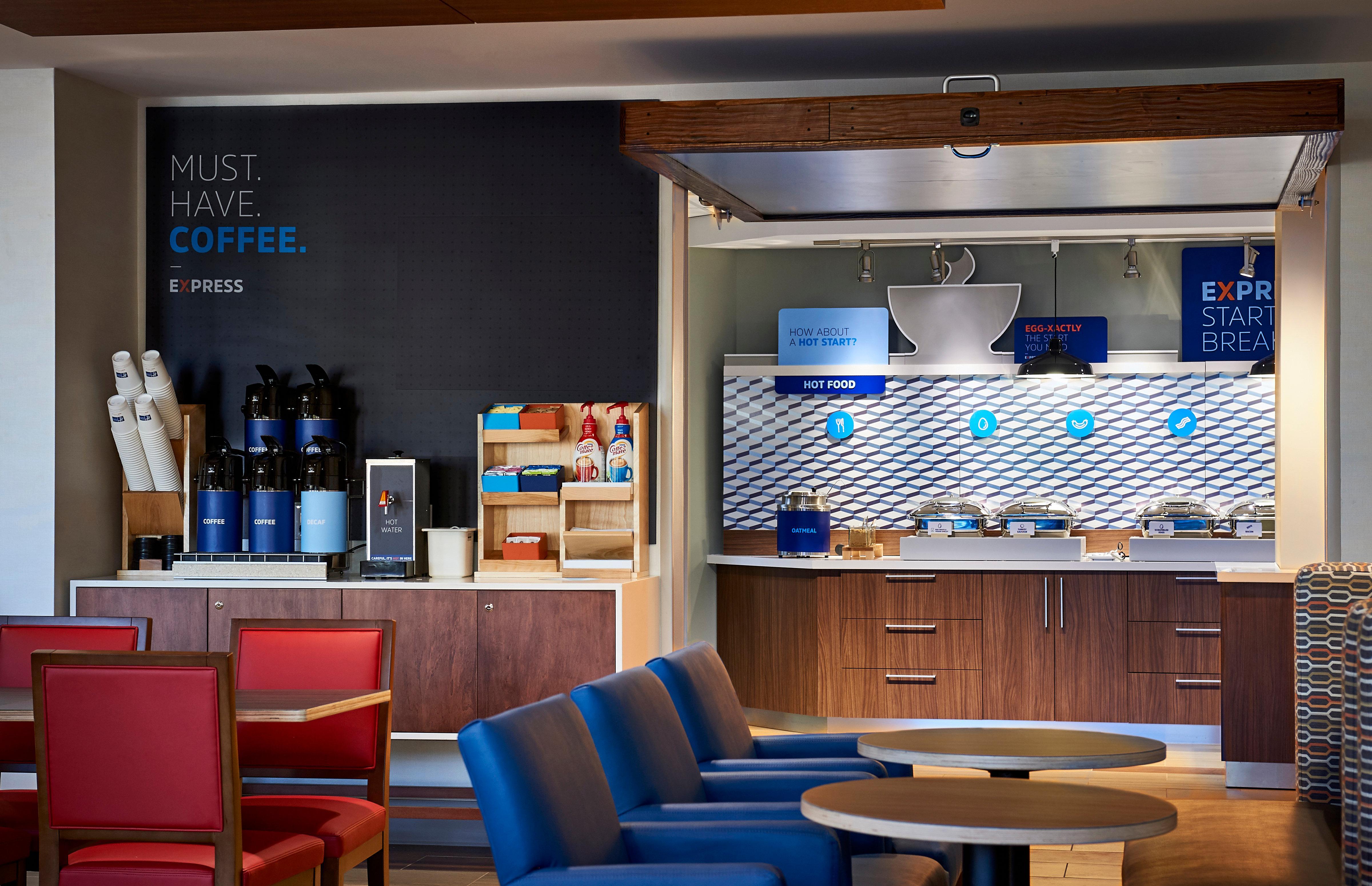 Holiday Express & - Airport - South By Ihg